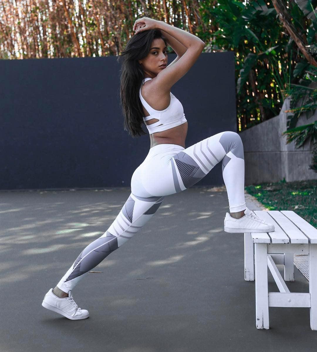 https://steffis-lebensenergie.shop/collections/yoga/products/reflective-sport-yoga-pants